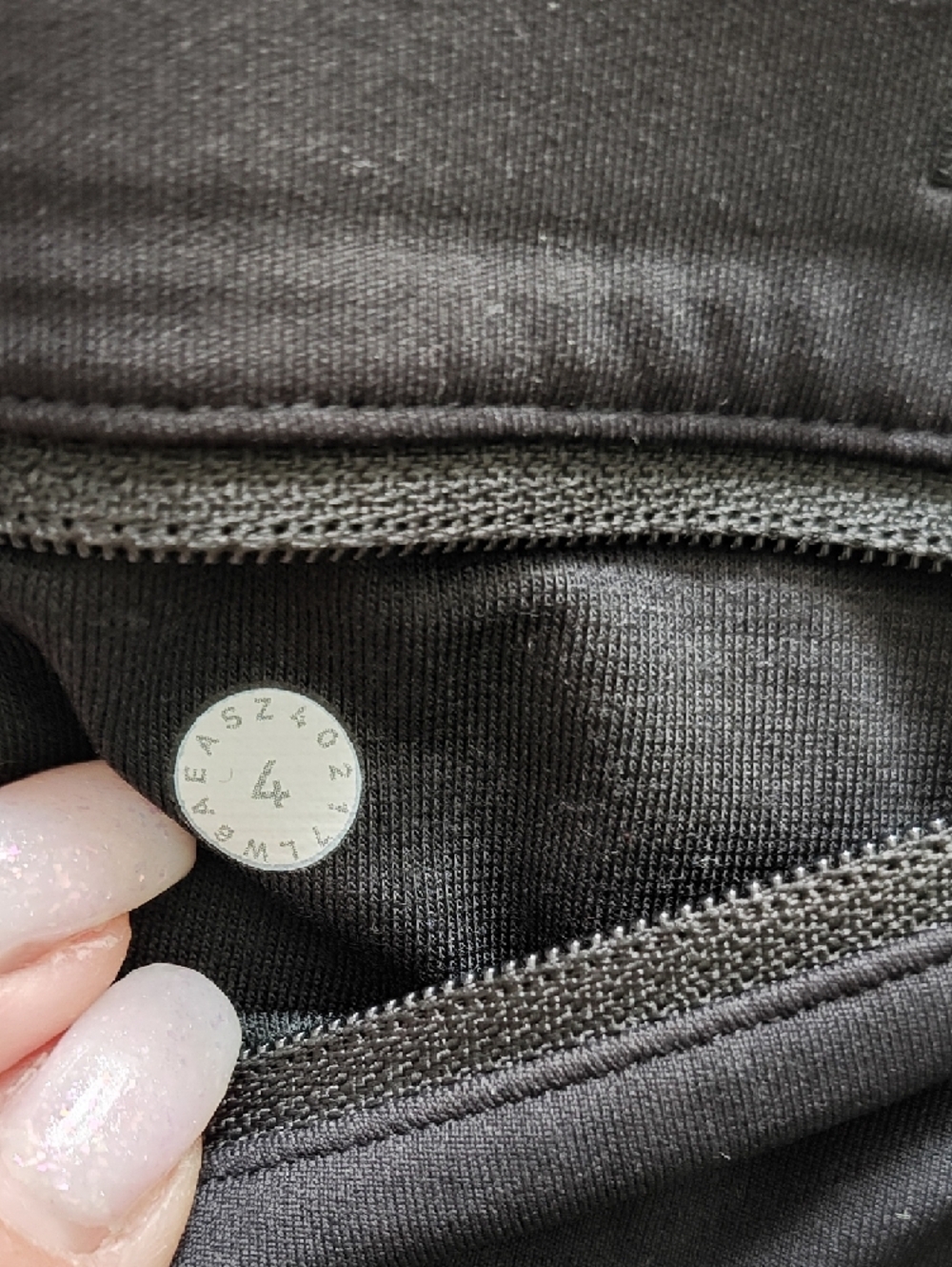 lululemon athletica Black  Capri Leggings Size 4 - Picture 8 of 11